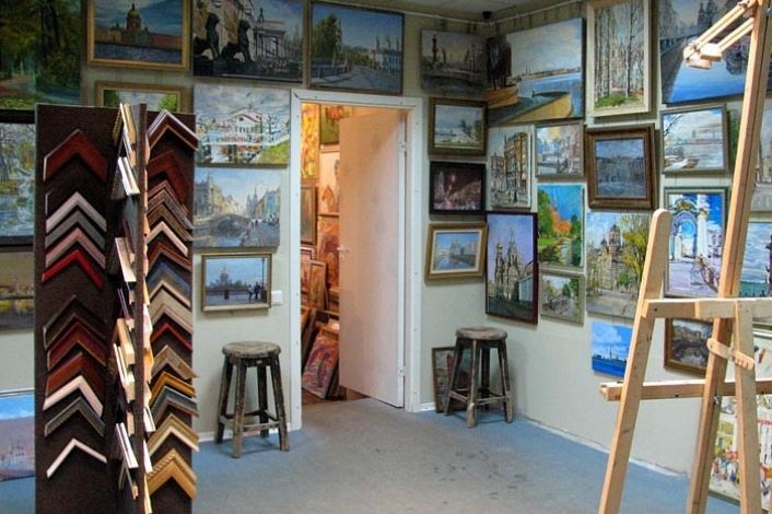 Туристы и местные жители часто ограничиваются самыми популярными петербургскими художественными музеями — Эрмитажем и Русским. Но в городе есть десятки других интересных галерей. Питер Online делится местами, где собраны впечатляющие коллекции и проходят крутые выставки современного искусства.