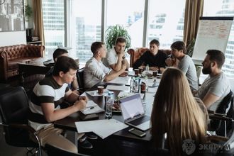 10 деловых клубов Петербурга: BIZPEOPLE FAMILY, «Атланты», EO Russia, «Клуб Первых». Взносы от 150 000 до 690 000 ₽, условия входа и контакты.