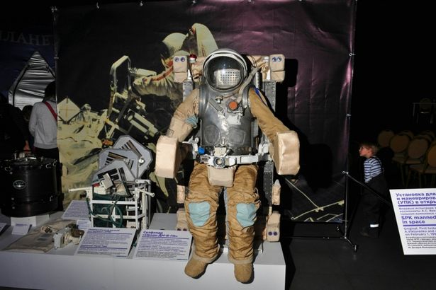 На выставке жители Северной &nbsp;столицы увидят работы Репина, Айвазовского, Врубеля, Петрова-Водкина, Бенуа, Сомова и других известных живописцев.&nbsp; Стоит отметить, что многие полотна незнакомы широкой публике.&nbsp;