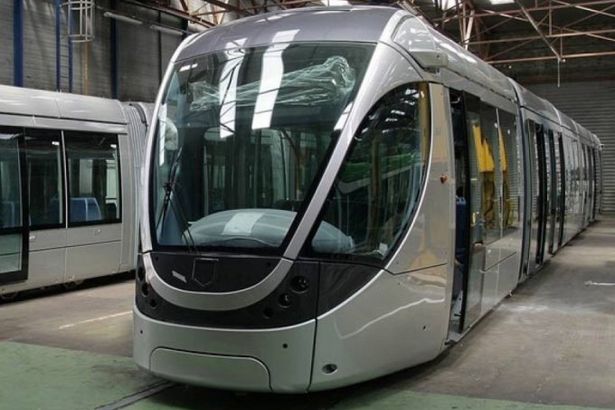 u0414u0432u0435 u043bu0438u043du0438u0438 u043bu0435u0433u043au043eu0440u0435u043bu044cu0441u043eu0432u043eu0433u043e u0442u0440u0430u043cu0432u0430u044f u043fu043eu044fu0432u044fu0442u0441u044f u0432 u041fu0435u0442u0435u0440u0431u0443u0440u0433u0435