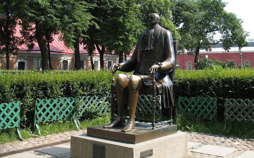 002pamyatnik petru i v petropavlovskoj kreposti fcdaf