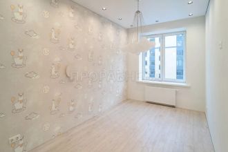 10 компаний ремонта квартир в Петербурге с ценами от 2 100 до 13 800 ₽/м², реальными сроками и гарантией в договоре — без рекламных обещаний.