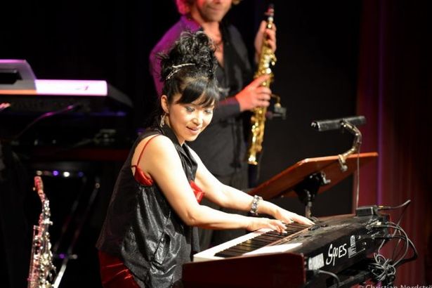 u041fu0438u0430u043du0438u0441u0442u043au0430 u041au0435u0439u043au043e u041cu0430u0446u0443u0438 u0434u0430u0441u0442 u043au043eu043du0446u0435u0440u0442 u0432 u041au0430u043fu0435u043bu043bu0435