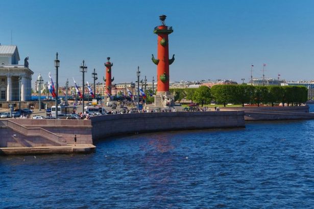 u0414u0435u043du044c u0420u043eu0441u0441u0438u0438 u043eu0442u043fu0440u0430u0437u0434u043du0443u044eu0442 u043du0430 u0421u0442u0440u0435u043bu043au0435 u0412u0430u0441u0438u043bu044cu0435u0432u0441u043au043eu0433u043e u043eu0441u0442u0440u043eu0432u0430