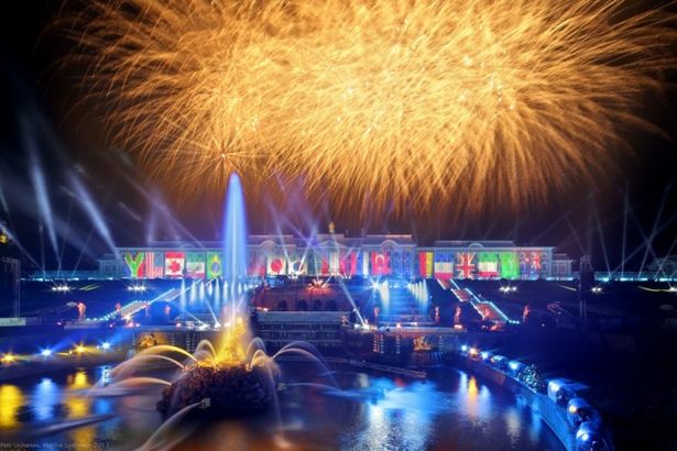 u0412 u041fu0435u0442u0435u0440u0433u043eu0444u0435 u0432u0435u0441u044c u0434u0435u043du044c u0431u0443u0434u0443u0442 u043fu0440u0430u0437u0434u043du043eu0432u0430u0442u044c u0414u0435u043du044c u0433u043eu0440u043eu0434u0430