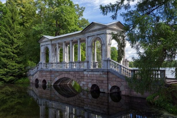 u0412 u0426u0430u0440u0441u043au043eu043c u0441u0435u043bu0435 u043eu0442u043au0440u044bu043bu0438 u041cu0440u0430u043cu043eu0440u043du044bu0439 u043cu043eu0441u0442 u0434u043bu044f u043fu0440u043eu0433u0443u043bu043eu043a