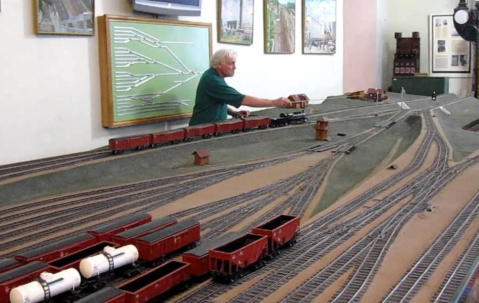 Музей железнодорожного транспорта - исторические модели поездов и макеты железнодорожной инфраструктуры Петербурга