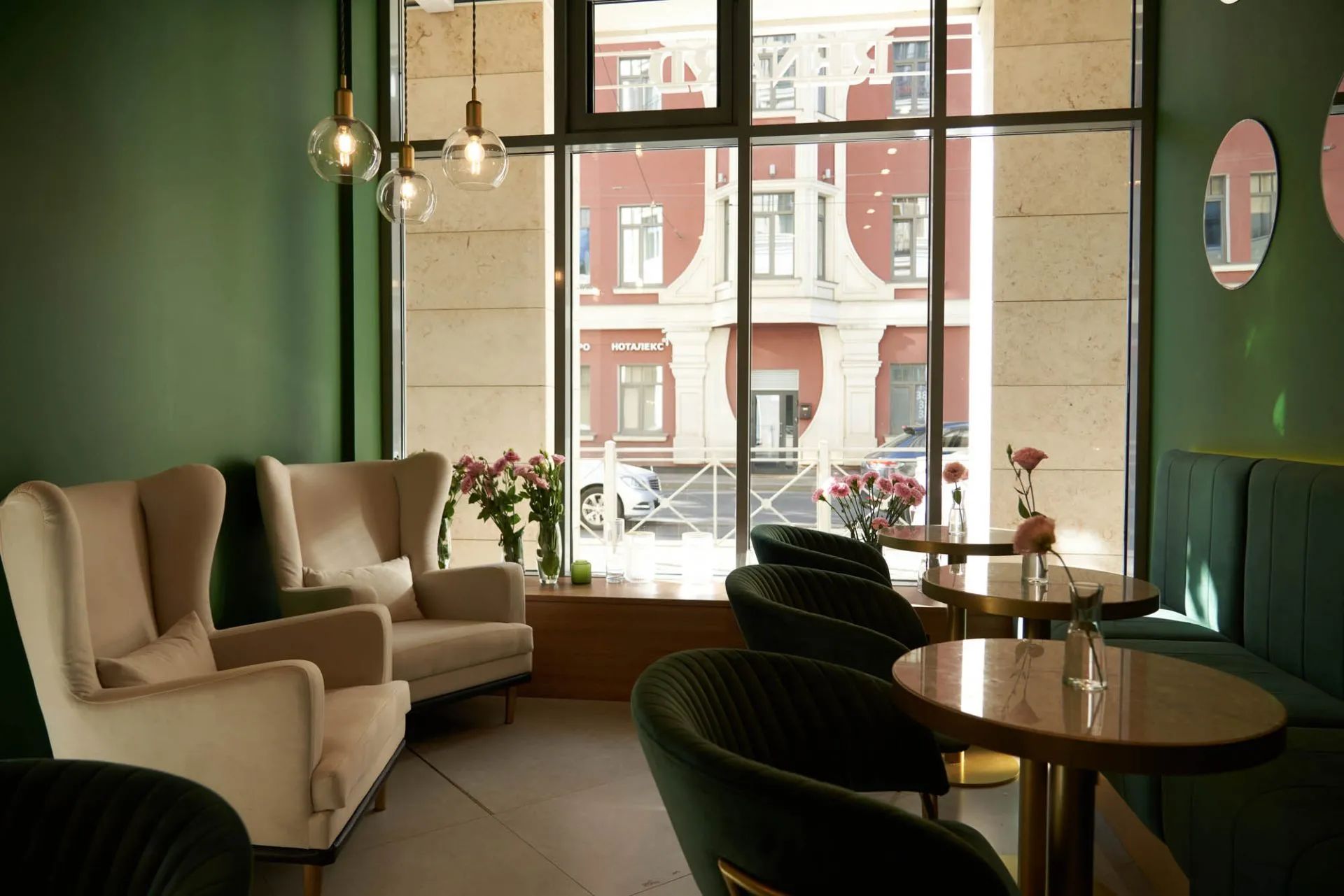 Кафе Renard в Санкт-Петербурге — французские десерты на Петроградской стороне