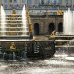 Весна — лучшее время выбраться из города. Собрали 15 мест в окрестностях Петербурга — от дворцов Петергофа до Выборга, куда легко добраться на электричке.