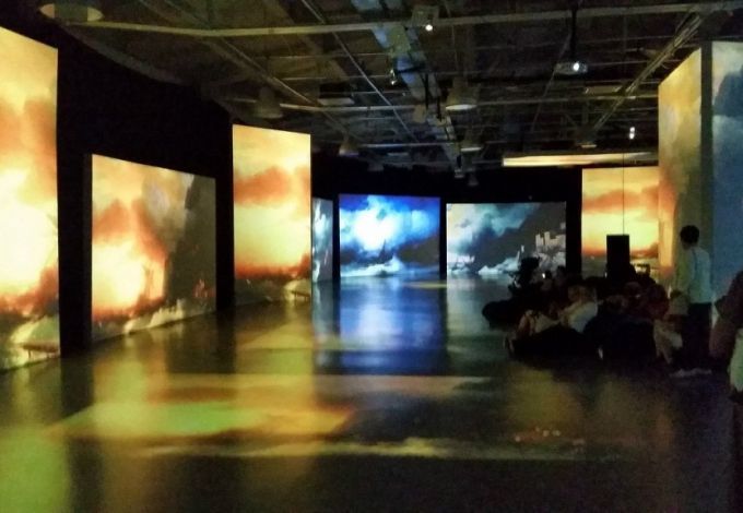 u041fu043eu043bu043eu0442u043du0430 u0410u0439u0432u0430u0437u043eu0432u0441u043au043eu0433u043e u043eu0436u0438u0432u0443u0442 u0432 u041fu0435u0442u0435u0440u0431u0443u0440u0433u0435