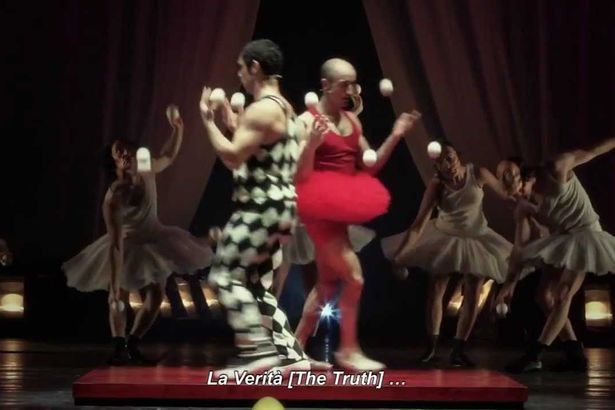 Шоу La Verità, получившее большую популярность в Европе покажут в Петербурге с 13 по 21 января.&nbsp;Знаменитый режиссер Даниэле Финци Паски, вдохновленный творчеством Сальвадора Дали создал сюаррелистичный спектакль, где цирк, театр, опера и танцы соединяется в одно грандиозное представление.