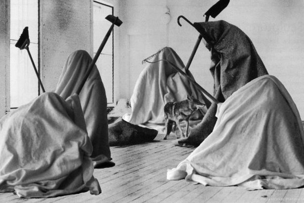 u0412 u041cu0440u0430u043cu043eu0440u043du043eu043c u0434u0432u043eu0440u0446u0435 u043fu043eu043au0430u0436u0443u0442 u043du0435u043cu0435u0446u043au0438u0439 u0432u0438u0434u0435u043eu0430u0440u0442