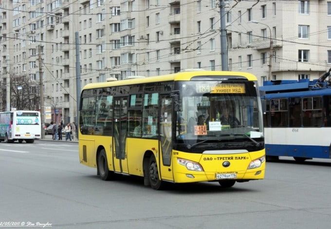 Наравне с повышением стоимости проезда в петербургском метрополитене планируют поднять стоимость проезда в маршрутках города до 55 рублей. Таким образом, в грядущем году перевозчики могут поднять стоимость проезда сразу на 15 рублей.
