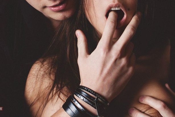 В Санкт-Петербурге в&nbsp;в центре «Секс РФ» проводят тренинги для женщин на весьма интимную тему «Пробуждение женского оргазма». Как заявляют организаторы, занятия помогают научиться чувствовать свои желания и пробудить в себе дремлющий потенциал. Тренер&nbsp;поделится различными техниками по пробуждению, развитию и стимуляции чувствительности, проведет упражнения по правильному дыханию и кое-что еще.