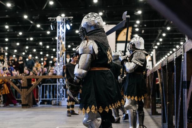 2-3 марта&nbsp;в 7-м павильоне «ЛЕНЭКСПО» при участии 1700 представителей сферы исторической реконструкции пройдет уже в третий раз&nbsp;фестиваль «РЕКОН&nbsp; 2019».&nbsp;В качестве основного блюда подадут многочисленные зрелищные турниры самого разного формата - историческое фехтование, поединки куртуазных рыцарей в полном латном доспехе, массовые бои раннего средневековья и яростные сходы пехоты 14-15 веков.