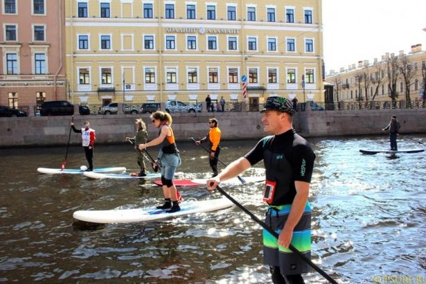 u0412 u041fu0435u0442u0435u0440u0431u0443u0440u0433u0435 u043fu0440u043eu0448u0451u043b u041fu0430u0440u0430u0434 SUP-u0441u0435u0440u0444u0435u0440u043eu0432