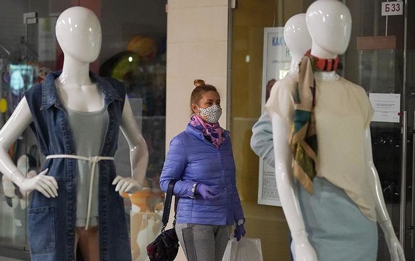 Тем не менее, торгово-развлекательные центры с 8 июня работать не начнут, поэтому находящиеся там магазины одежды откроются позже.