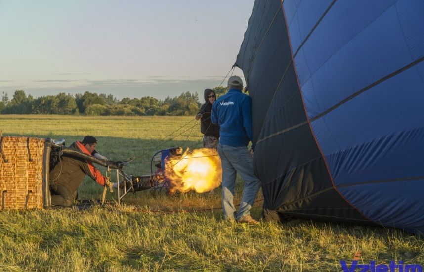 Полет на воздушном шаре от аэроклуба Vzletim в Великих Луках на высоте 2000 метров