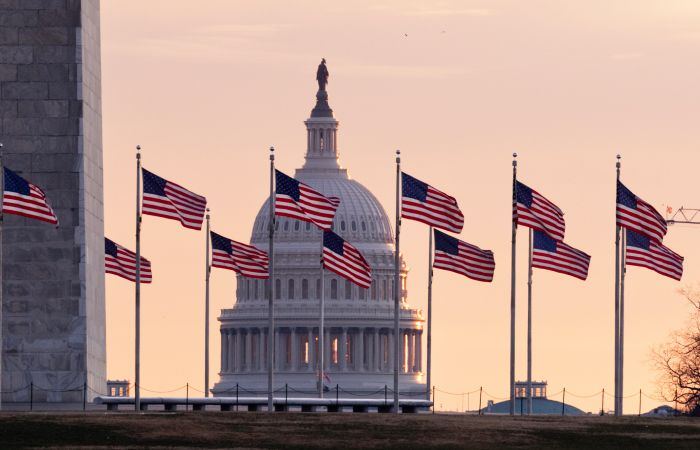Московское консульство США закрыто для виз — но нерезидентам открыты более 100 консульств по миру, и выбор страны влияет на шансы получить разрешение.
