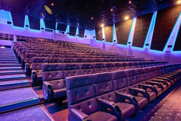 u041eu0431u044au0435u0434u0438u043du0435u043du043du0430u044f u0441u0435u0442u044c u043au0438u043du043eu0442u0435u0430u0442u0440u043eu0432 u00abu041au0438u043du043e u041eu043au043au043eu00bb (u00abu0421u0438u043du0435u043cu0430 u041fu0430u0440u043au00bb u0438 u00abu0424u043eu0440u043cu0443u043bu0430 u041au0438u043du043eu00bb)