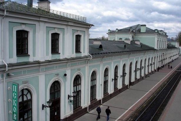 u041cu0435u0436u0434u0443 u041fu0441u043au043eu0432u043eu043c u0438 u041fu0435u0442u0435u0440u0431u0443u0440u0433u043eu043c u0441u043du043eu0432u0430 u0431u0443u0434u0435u0442 u0445u043eu0434u0438u0442u044c u043fu043eu0435u0437u0434