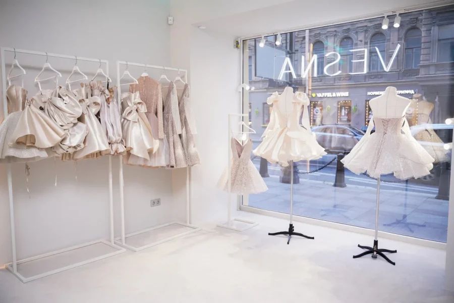 Салон Весна с платьями собственного производства