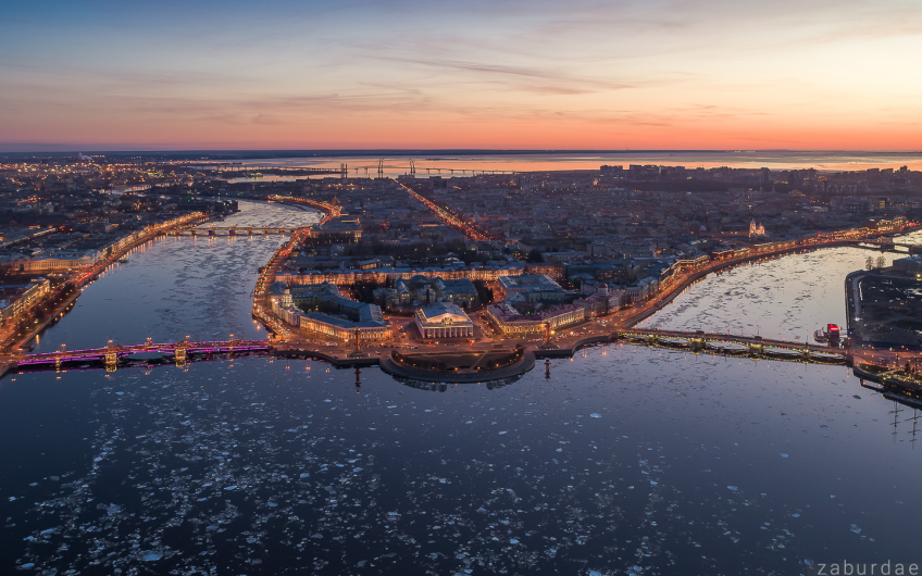 По версии самой престижной туристской премии планеты – World Travel Awards (WTA) в 2019 году Санкт-Петербург награждён званием «Лидирующего направления городского туризма в Европе-2019». В борьбе за это звание&nbsp;Санкт-Петербург&nbsp;превзошел Париж, Амстердам, Барселону, Рим, Женеву, Лондон, Москву и Лиссабон – лидера прошлого года. «Питер Online» собрал 10 доказательств, почему Петербург самый красивый в Европе.