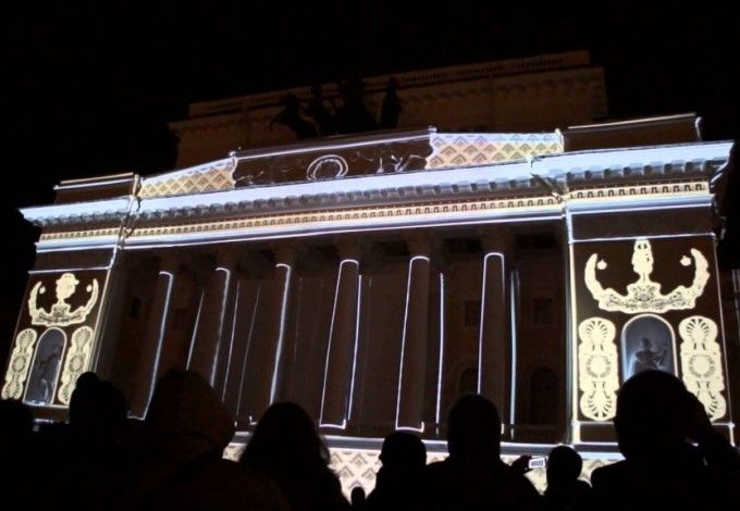 u041du0430 u043fu043bu043eu0449u0430u0434u0438 u041eu0441u0442u0440u043eu0432u0441u043au043eu0433u043e u043fu043eu043au0430u0436u0443u0442 u0441u0430u043cu043eu0435 u043cu0430u0441u0448u0442u0430u0431u043du043eu0435 u0441u0432u0435u0442u043eu0432u043eu0435 u0448u043eu0443 u0432 u0420u043eu0441u0441u0438u0438