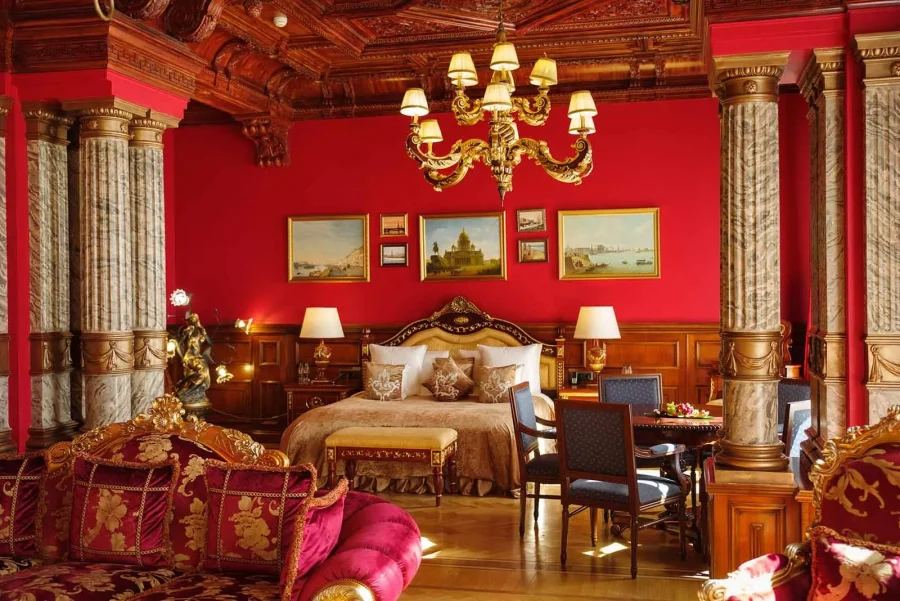 Интерьер отеля Trezzini Palace в Санкт-Петербурге