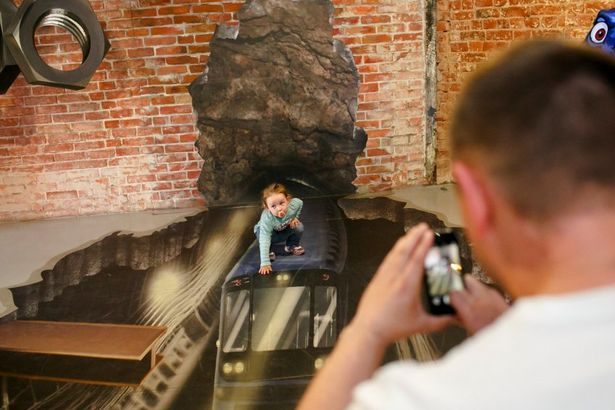 u0411u043eu043bu044cu0448u043eu0439 u043cu0443u0437u0435u0439 u0418u043bu043bu044eu0437u0438u0443u043c u0432 u041fu0435u0442u0435u0440u0431u0443u0440u0433u0435