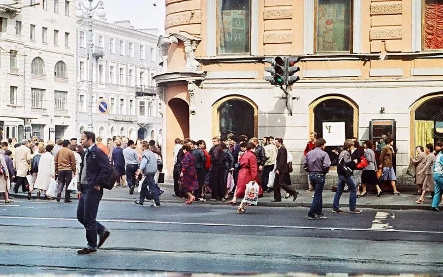3,5 км по Марата, Стремянной и Жуковского: подвал, где Цой пил кофе, храм-музей полярников и готический костёл сталинской эпохи.