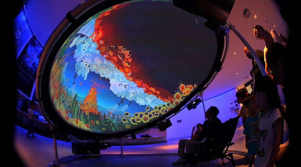 За последние пару месяцев в Северной столице появилось сразу несколько интересных площадок, куда могут сходить все поклонники увлекательного и культурного досуга. История Coca-Cola, развлекательный парк космических путешествий, рок-артефакты и другие - в нашей подборке.