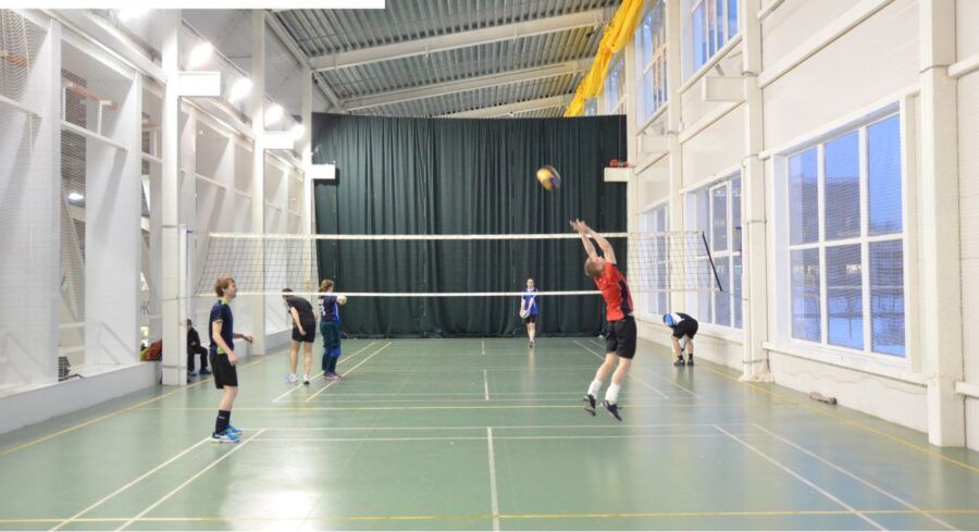 Спортивный комплекс для игры в волейбол, активный отдых