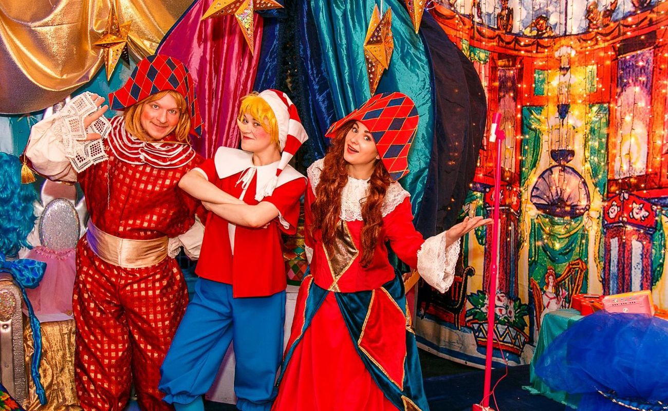 Собрали 15 лучших детских театров Петербурга — от бэби-спектаклей для малышей с 6 месяцев до мюзиклов на больших сценах. В подборке — кукольные театры, интерактивные музеи-театры, клоунада и даже детские программы Мариинского.