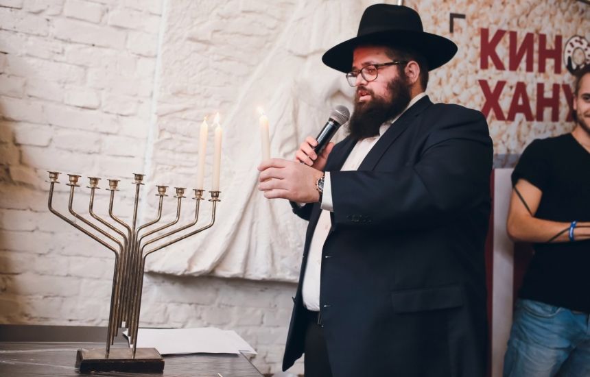 В ночь 15 на 16 декабря в Голицин Лофте пройдет празднование&nbsp;одного из самых известных еврейских праздников – Хануки.&nbsp;Израильский Культурный Центр «Натив» совместно с рядом других еврейских организаций подготовили программу в стиле культового фильма «Евротур».&nbsp;