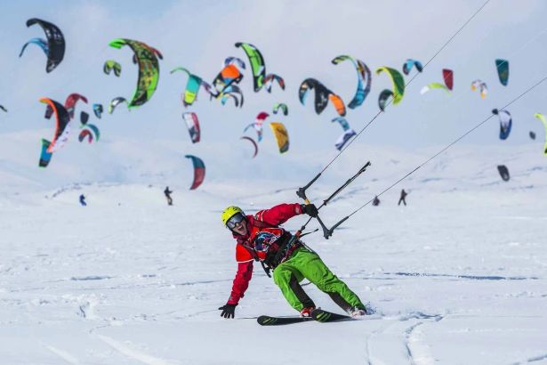 Жители Петербурга могут послушать восхитительную музыку под открытым небом совершенно бесплатно.