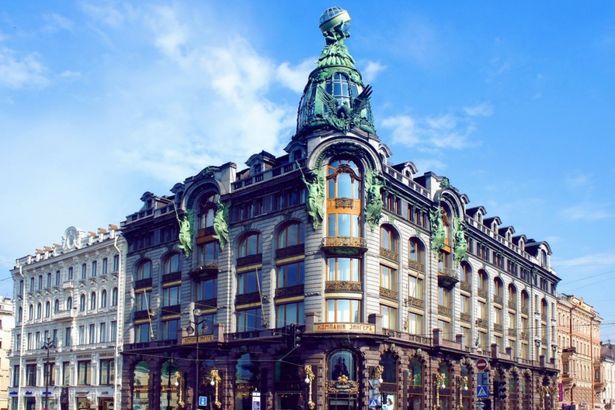 u0418u043du0442u0435u0440u0435u0441u043du044bu0439 u043cu0430u0440u0448u0440u0443u0442 u0432u043eu043au0440u0443u0433 u0441u0442u0430u043du0446u0438u0438 u043cu0435u0442u0440u043e u00abu0413u043eu0441u0442u0438u043du044bu0439 u0434u0432u043eu0440u00bb