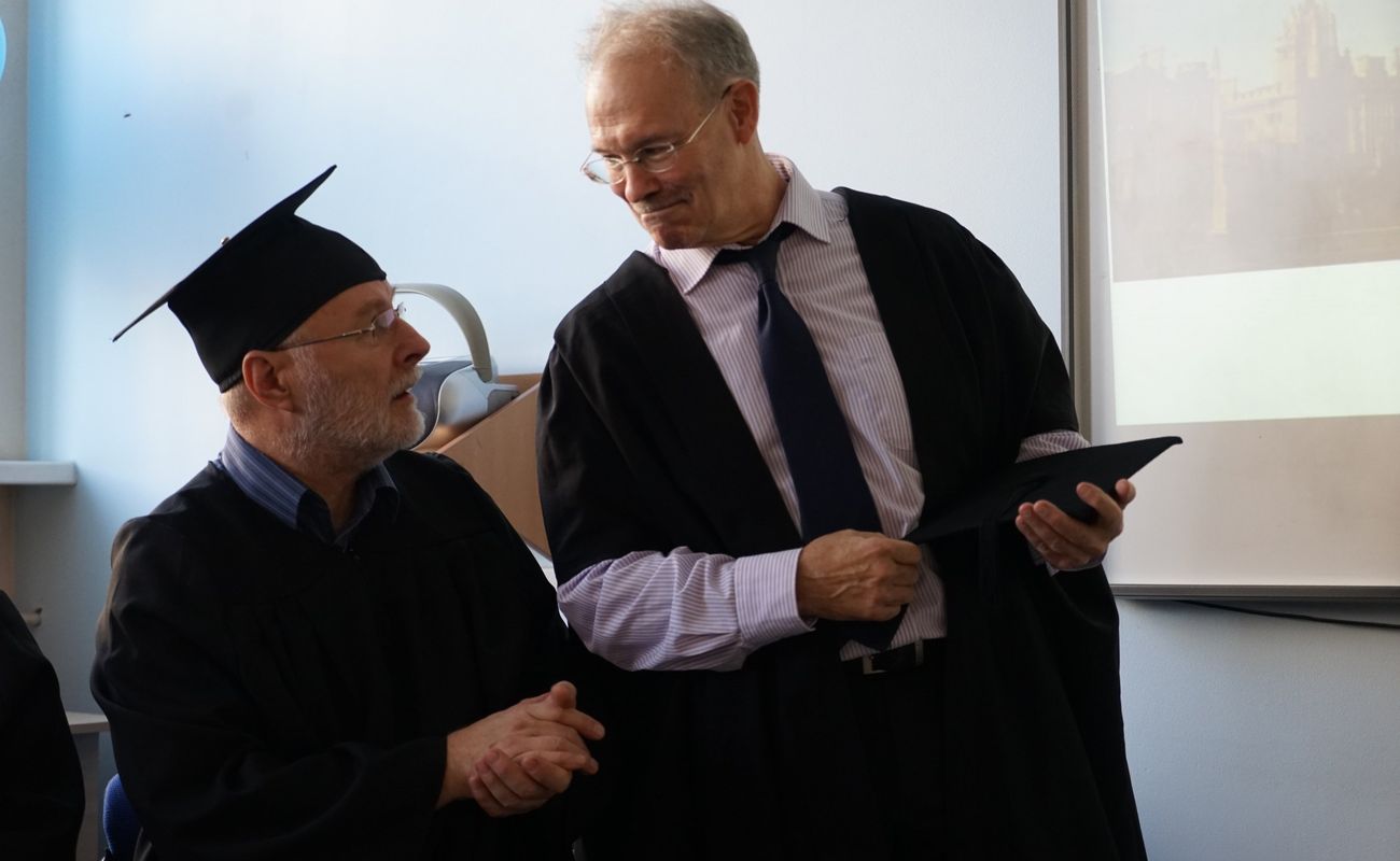 Лучшие школы английского языка в Петербурге — от классических курсов до разговорных клубов и онлайн-платформ.