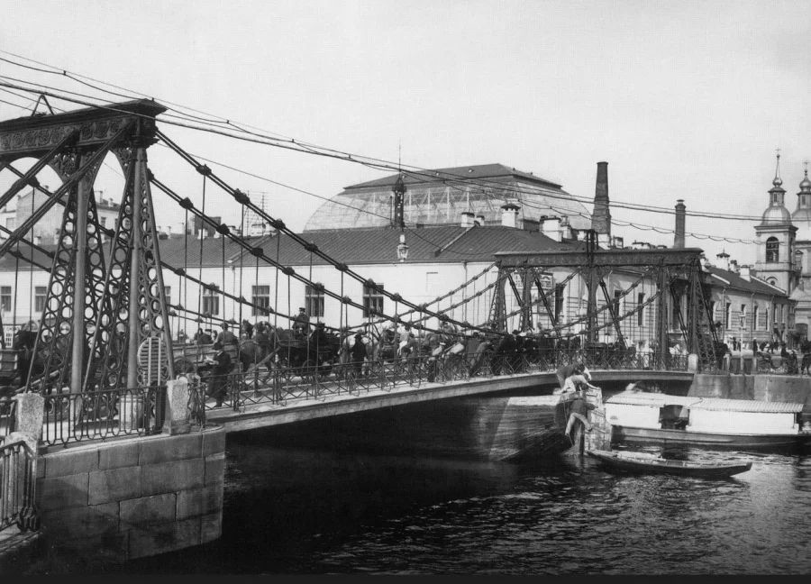 Где найти мосты с грифонами и львами в СПб? История Банковского, Львиного и Почтамтского мостов. Городские легенды и маршрут прогулки по центру