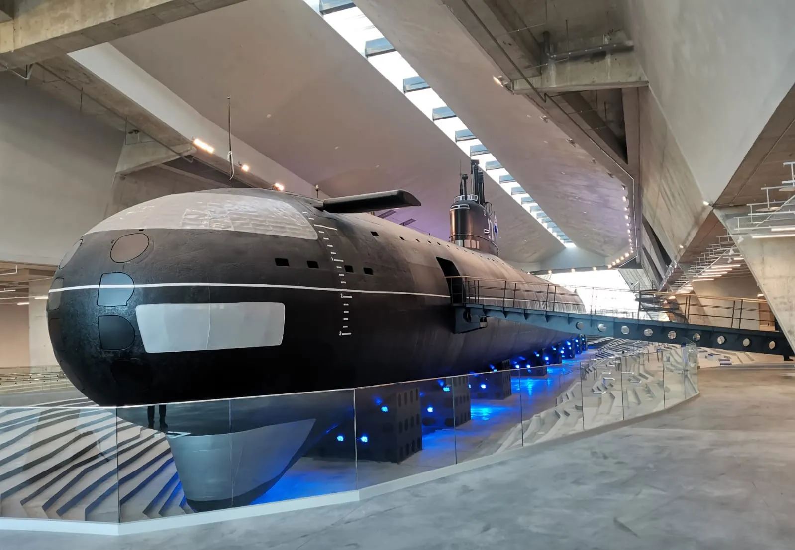 Атомная подводная лодка К-3 Ленинский комсомол в павильоне Музея военно-морской славы в Кронштадте