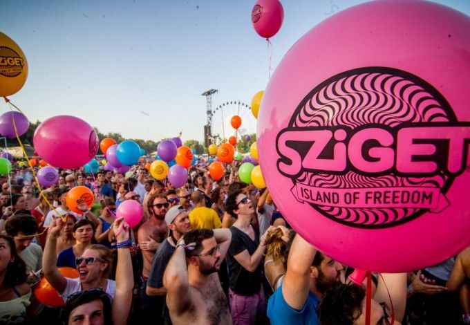 u0413u0440u0443u043fu043fu0430 u00abu041bu0435u043du0438u043du0433u0440u0430u0434u00bb u0432u044bu0441u0442u0443u043fu0438u0442 u043du0430 u0444u0435u0441u0442u0438u0432u0430u043bu0435 u0432 u0412u0435u043du0433u0440u0438u0438