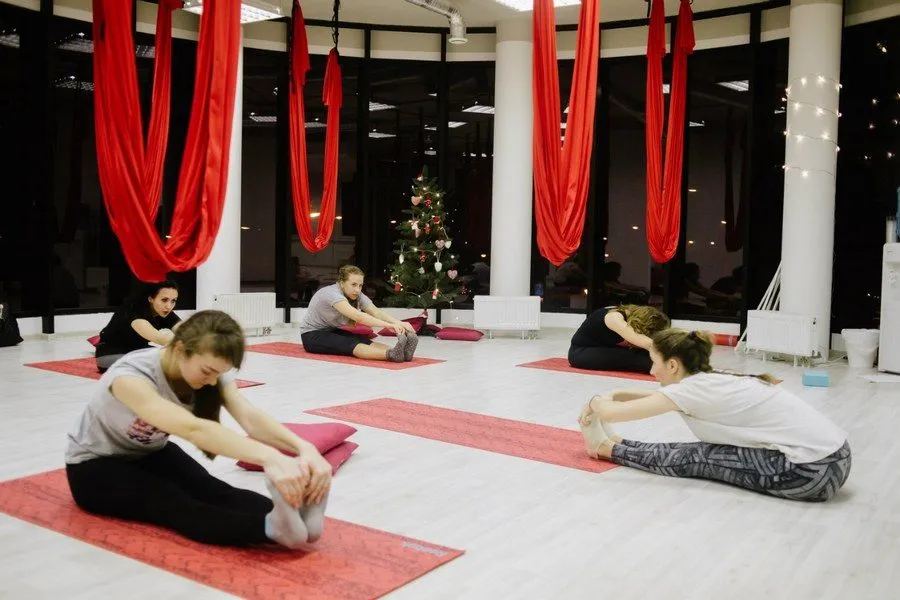Панорамные окна в зале Topstretching