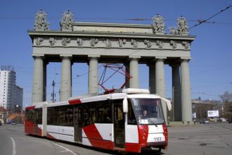 Не так давно Северную столицу можно было без угрызения совести назвать трамвайной столицей мира, ведь именно в нашем городе располагалась крупнейшая трамвайная сеть. Со временем пальму первенства забрал Мельбурн, однако в городе все равно осталось множество интересных маршрутов.