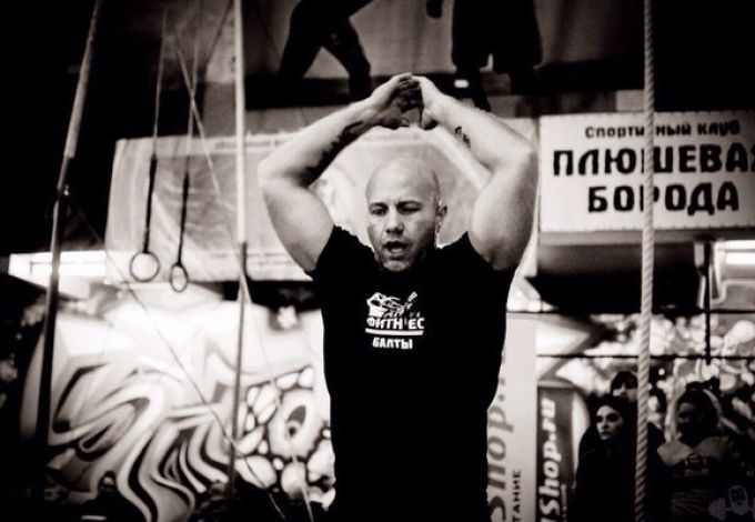 Начни год со спорта и достижений, сделай шаг на путь к здоровому телу, ощути настоящий потенциал своего тела и духа! 9 января с 12:00, в течение 200 минут, в компании с сотнями людей из разных уголков России сделай свое максимальное количество Берпи – отжиманий с прыжками и хлопками. Цель: сделать 1000 раз!