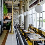 От Frantsuza Bistrot с идеальным рейтингом 5.0 до Le Bistrot de la Ferm с собственной сыроварней и французским владельцем — 15 ресторанов Петербурга, где настоящая Франция ближе, чем кажется. Средний чек от 1000₽ до 3500₽.