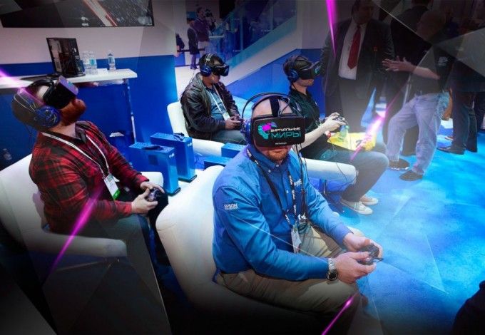 7 октября любой желающий сможет окунуться в виртуальный мир и с ног до головы прочувствовать всю атмосферу, что уготовили для них организаторы. Посетители увидят различные яркие инсталляции, произведения стрит-арт-иллюстраторов и художников. Выставка пройдёт в «Пассаже».