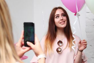 21 декабря с 18:00 до 21:30 в Центре сексуального образования Secrets пройдёт клиентский день «Перезагрузи отношения в Новом году», посвященный решению насущных проблем пред- и постновогодних периодов в плане отношений. Программа клиентского дня: