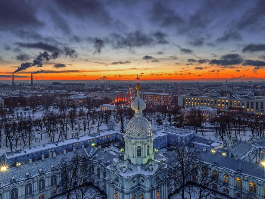 Посмотреть на звезды, прогуляться по красивому парку или загадать желание у волшебного памятника – подборка мест для влюбленных. Куда отправиться в Санкт-Петербурге в места полные романтики с любимой девушкой/парнем.