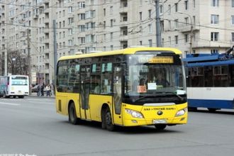 Наравне с повышением стоимости проезда в петербургском метрополитене планируют поднять стоимость проезда в маршрутках города до 55 рублей. Таким образом, в грядущем году перевозчики могут поднять стоимость проезда сразу на 15 рублей.