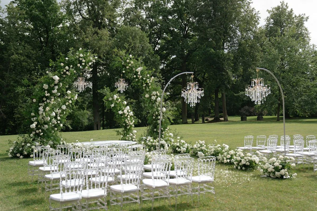 Easyweddingday — выездная свадебная церемония с цветочной аркой в Санкт-Петербурге